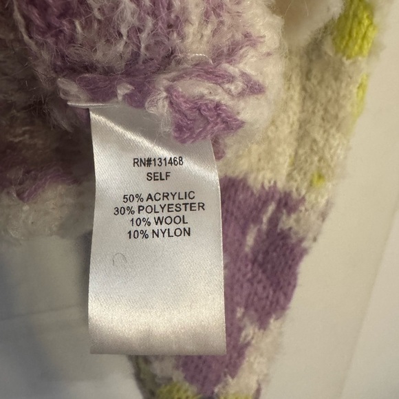 Sweater - Picture 5 of 5